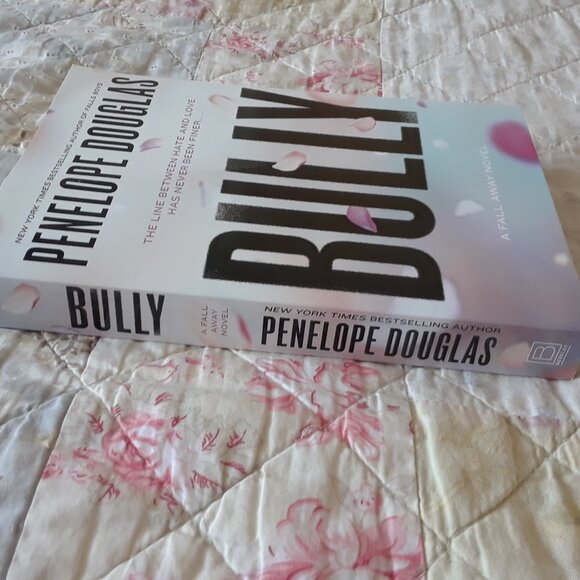 Bully / Penelope Douglas - Picture 3 of 4